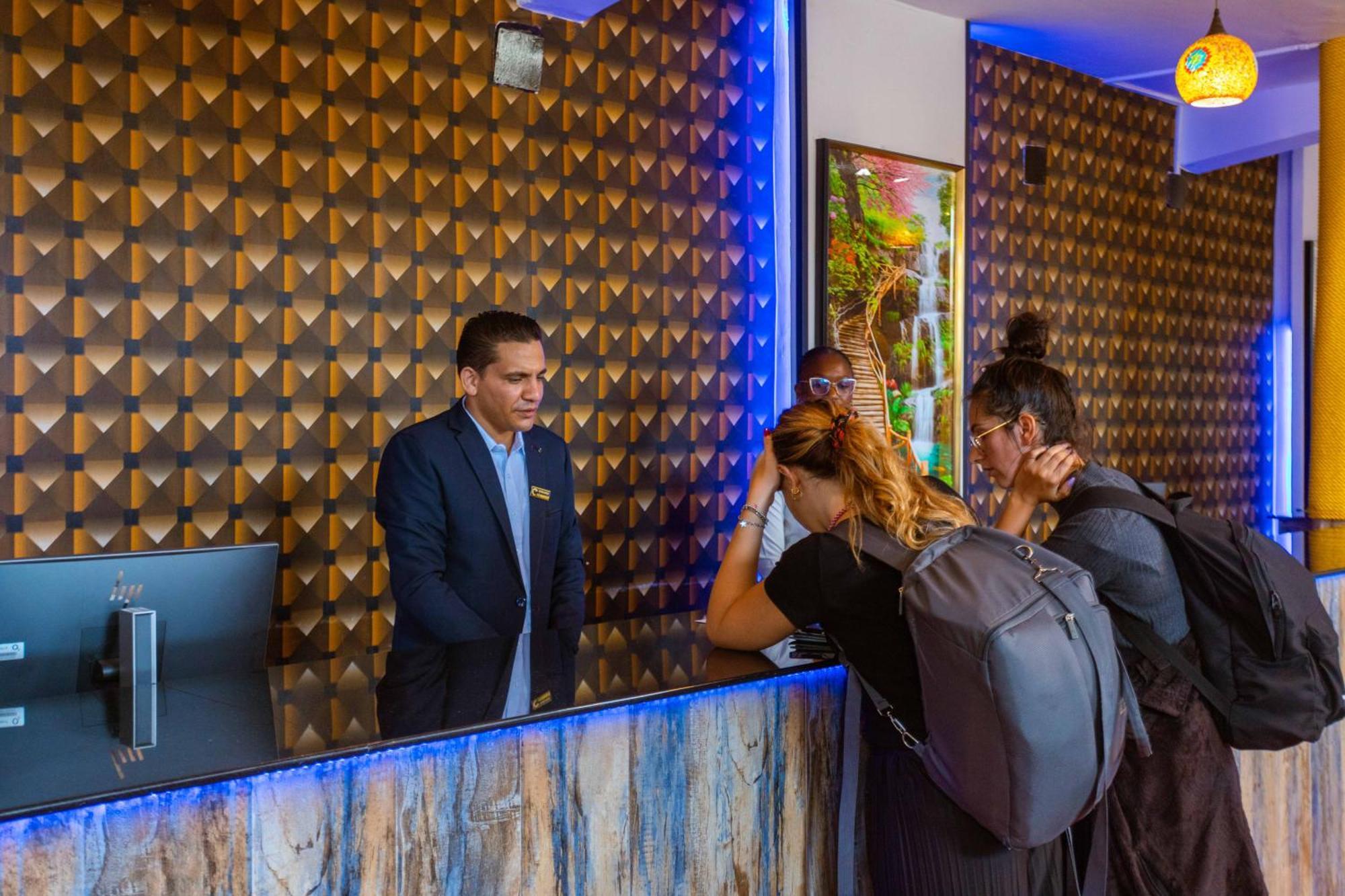 נונגווי Canary Hotel & Spa מראה חיצוני תמונה